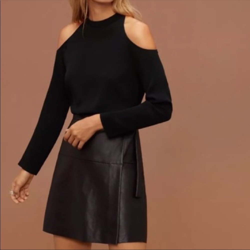 Aritzia Wilfred Free Top- Black- Size XS